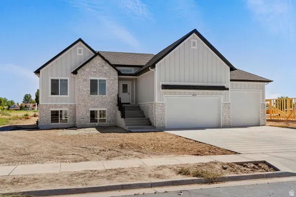 $759,900 | 5777 West 4100 South, Hooper, UT 84315