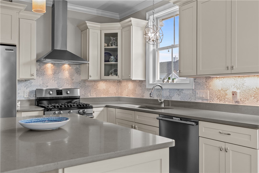 50 Kettle Point Avenue, Unit 50 East Providence, RI 02914 - Photo 13 of 43