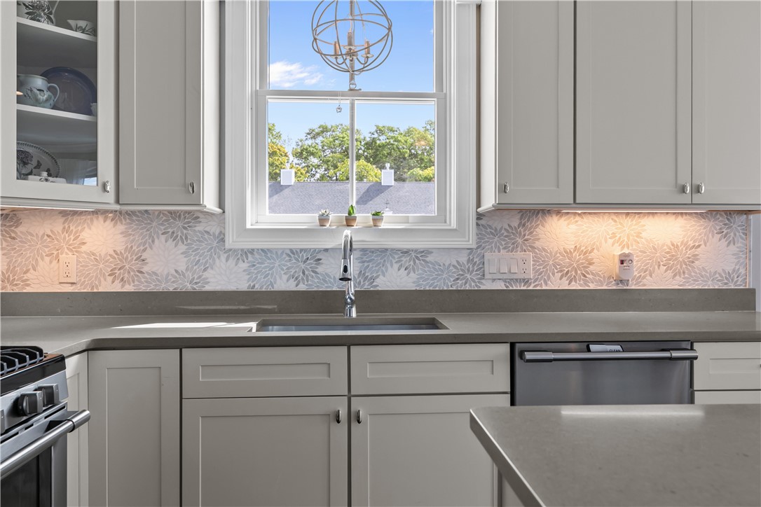 50 Kettle Point Avenue, Unit 50 East Providence, RI 02914 - Photo 15 of 43