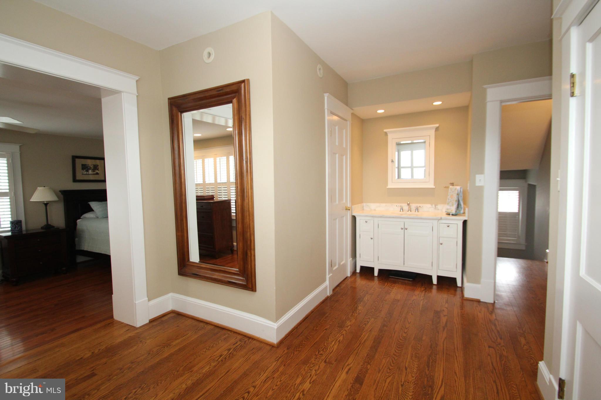 1004 Russell Road Alexandria, VA 22301 - Photo 15 of 30 Bath (Master)
