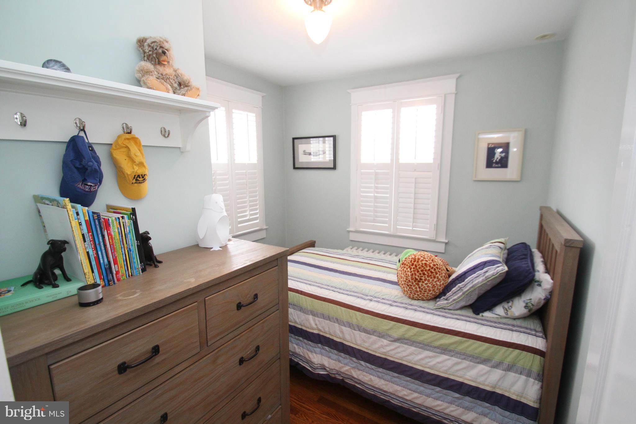 1004 Russell Road Alexandria, VA 22301 - Photo 18 of 30 Bedroom