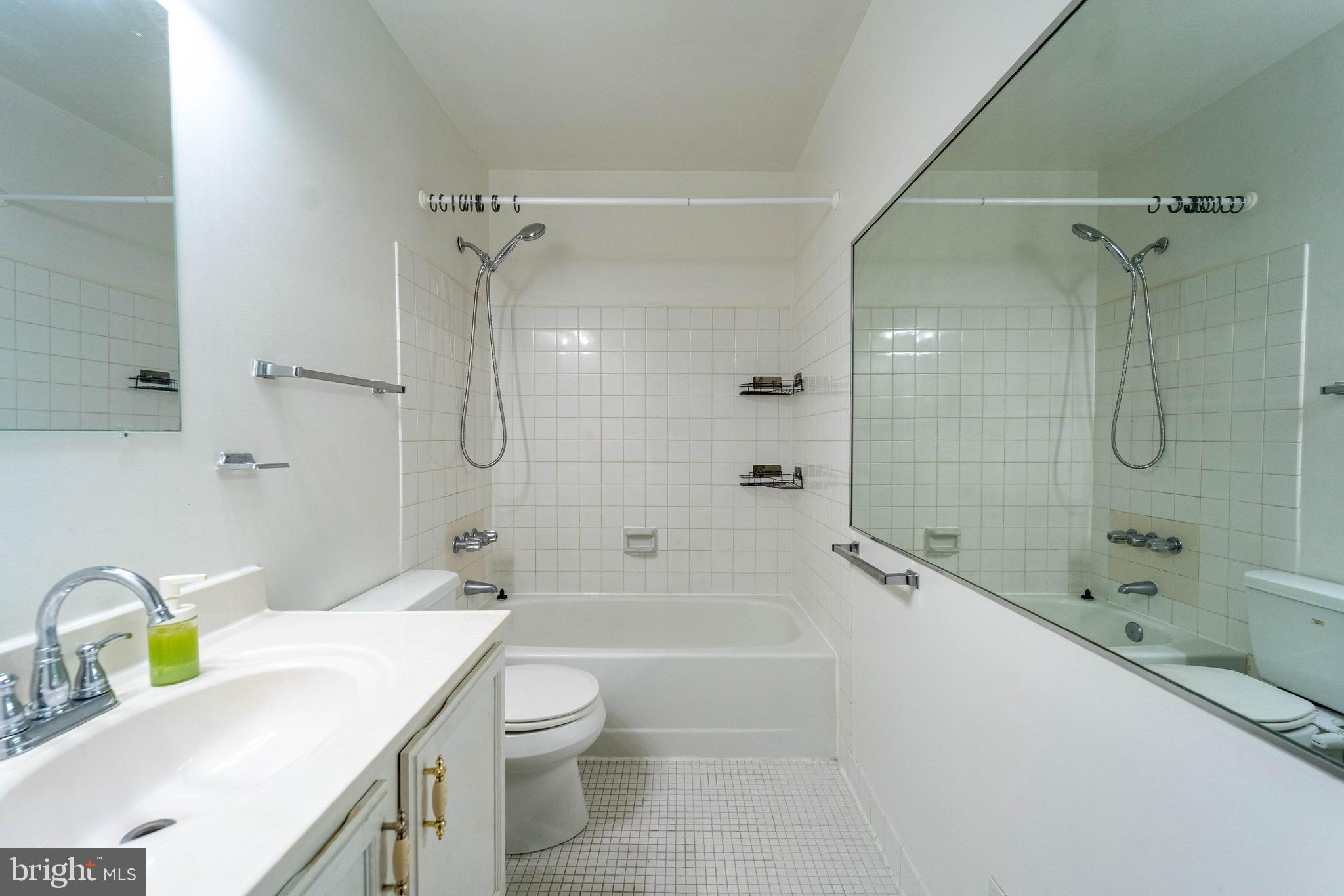 9015 North Laurel Road, Unit I Laurel, MD 20723 - Photo 20 of 22 Full Bathroom