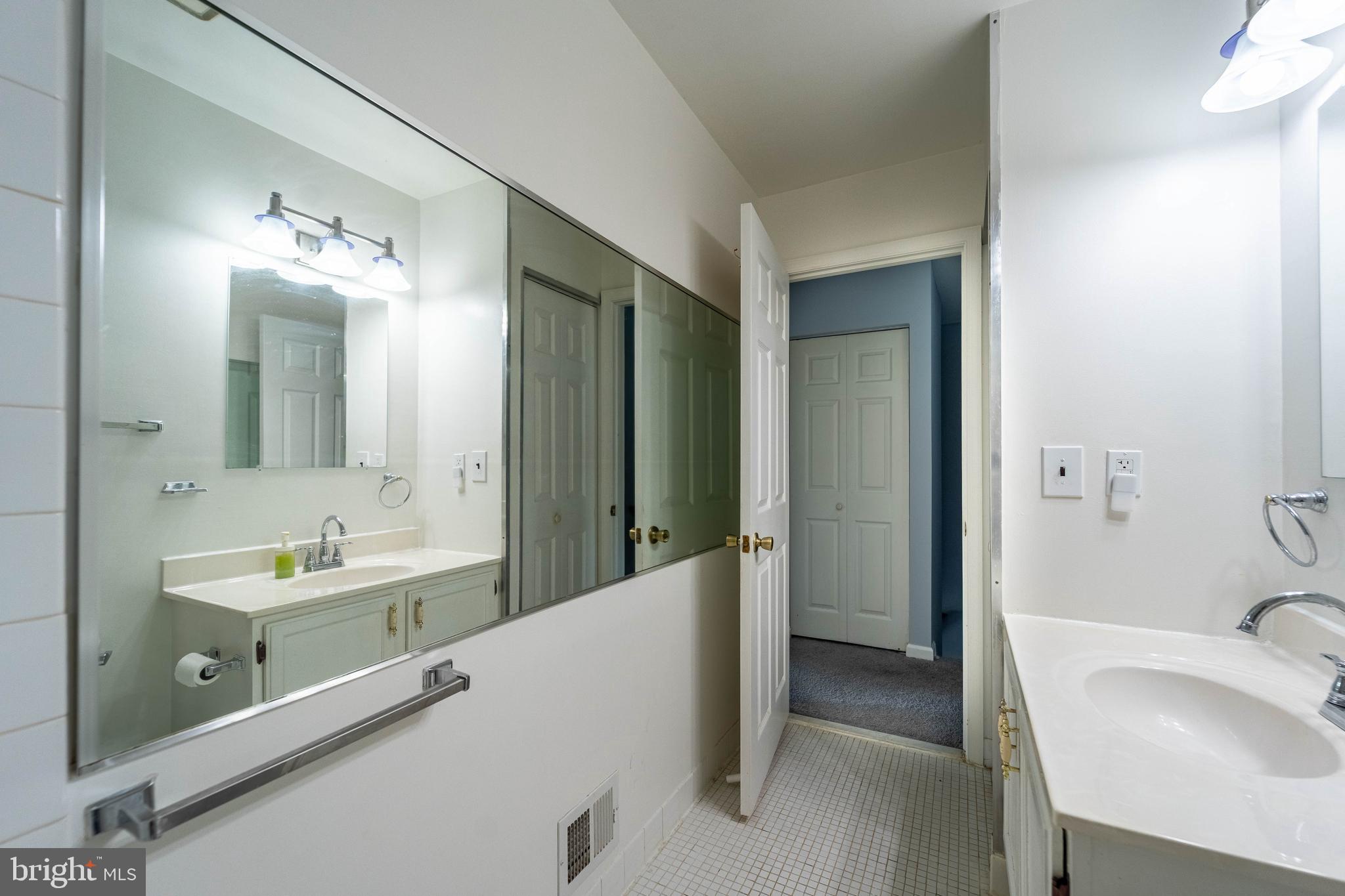 9015 North Laurel Road, Unit I Laurel, MD 20723 - Photo 21 of 22 Full Bathroom