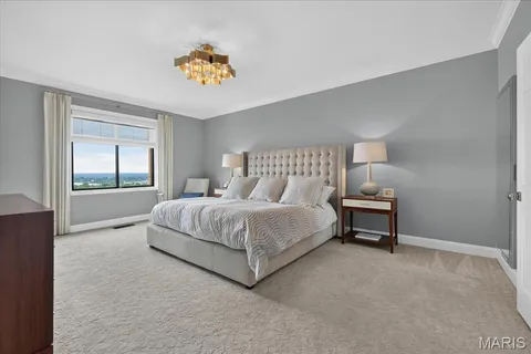 $749,000 | 816 South Hanley Road, Unit 15B, Clayton, MO 63105