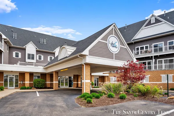 $348,900 | 917 West Savidge Street, Unit 1, Spring Lake, MI 49456