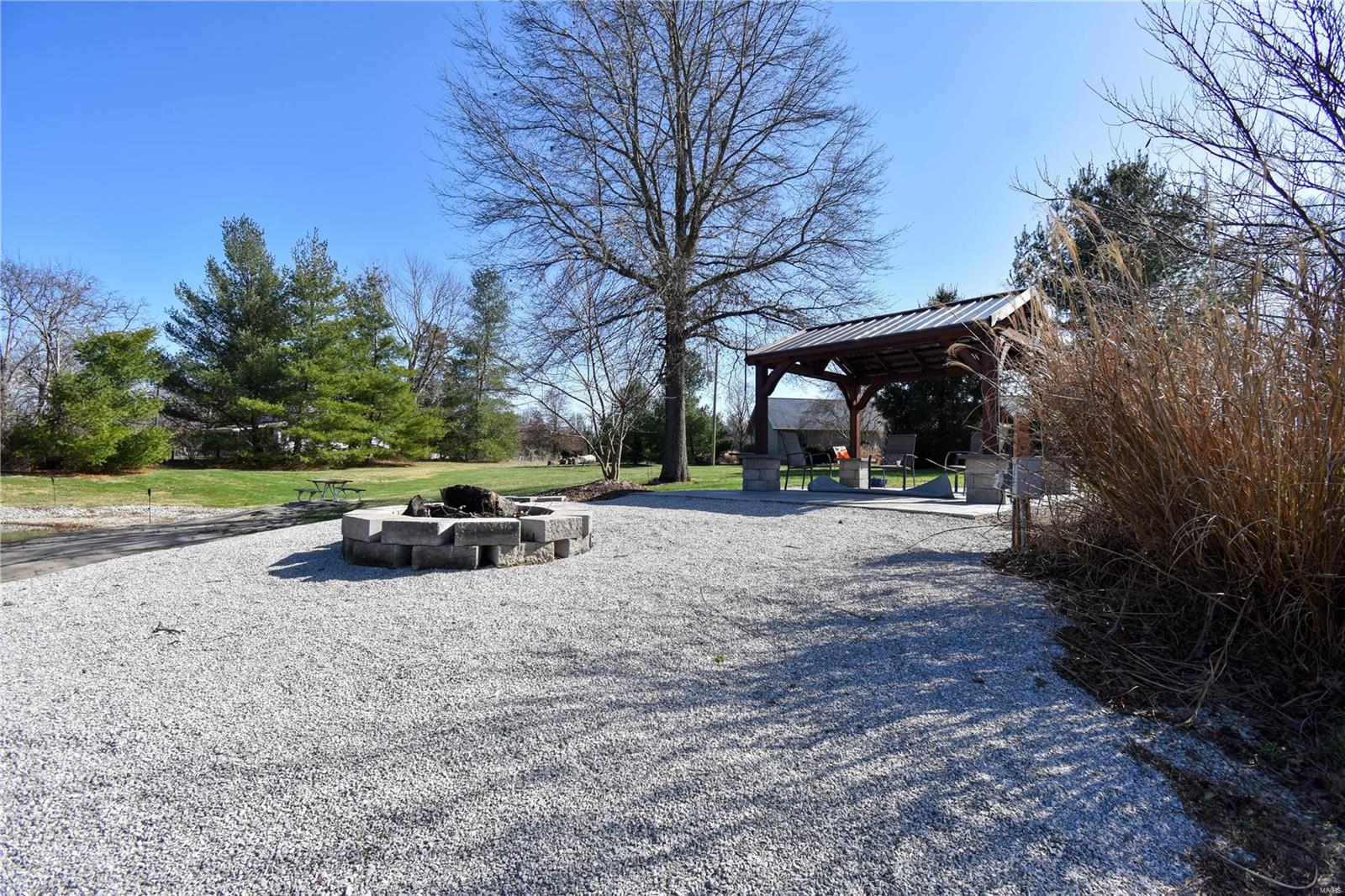 9355 Schaefer Road Staunton, IL 62088 - Photo 44 of 61