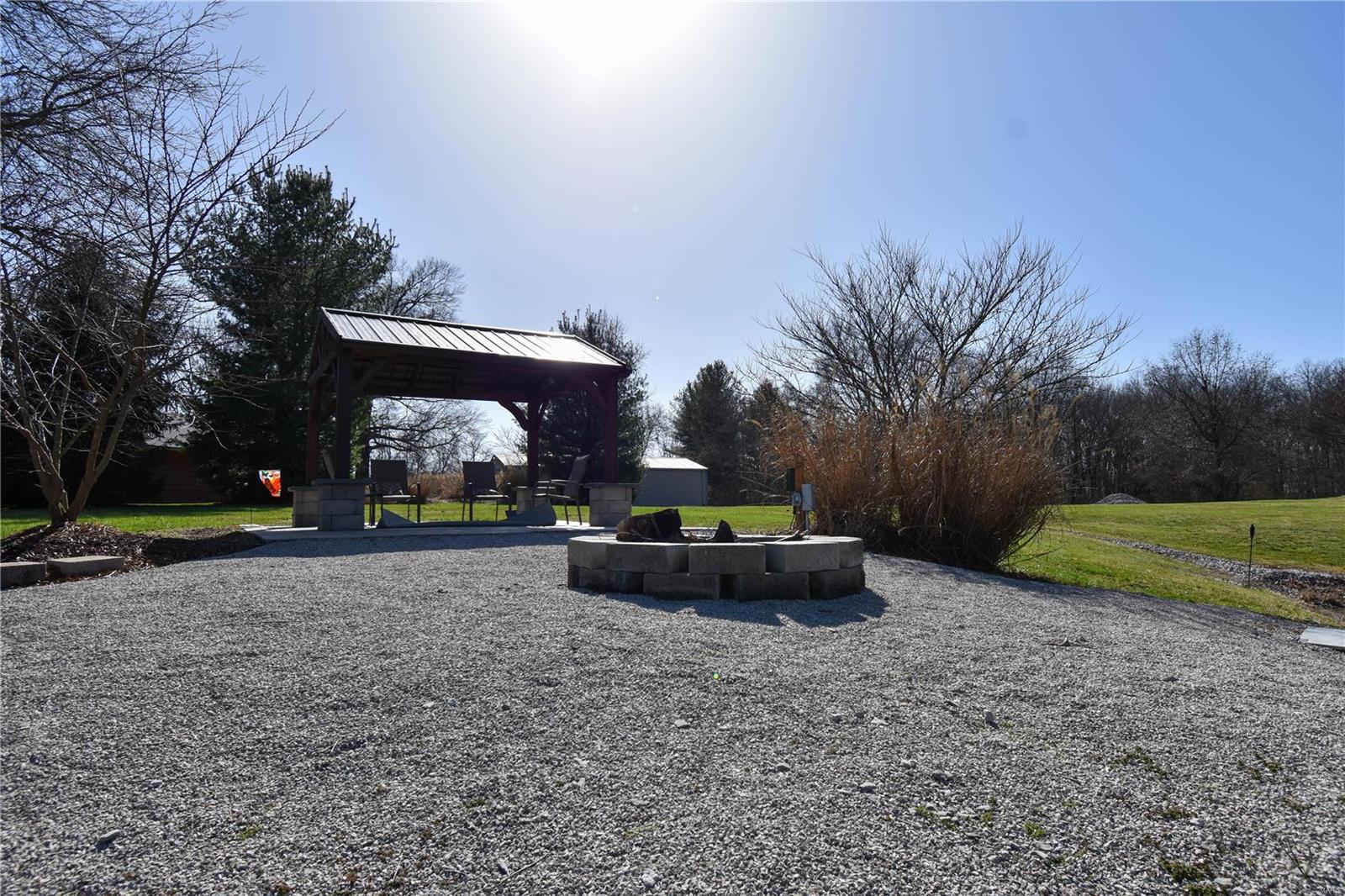 9355 Schaefer Road Staunton, IL 62088 - Photo 45 of 61