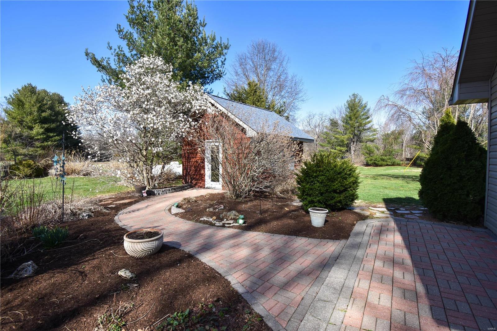9355 Schaefer Road Staunton, IL 62088 - Photo 47 of 61