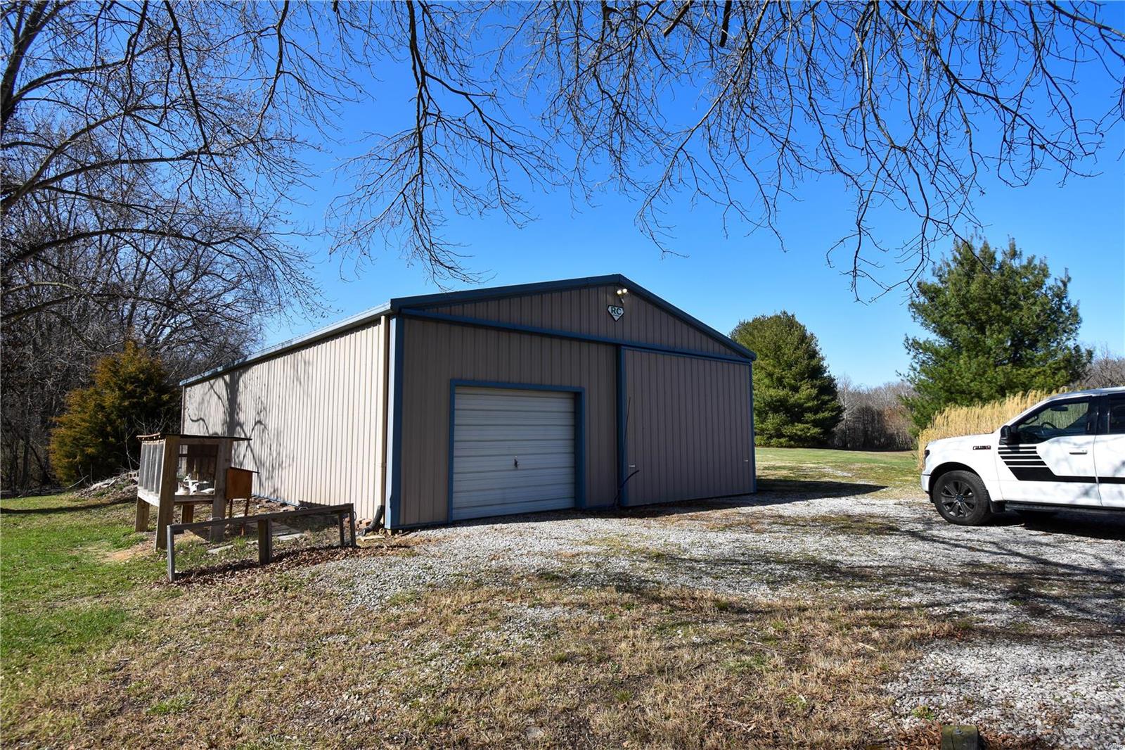 9355 Schaefer Road Staunton, IL 62088 - Photo 48 of 61