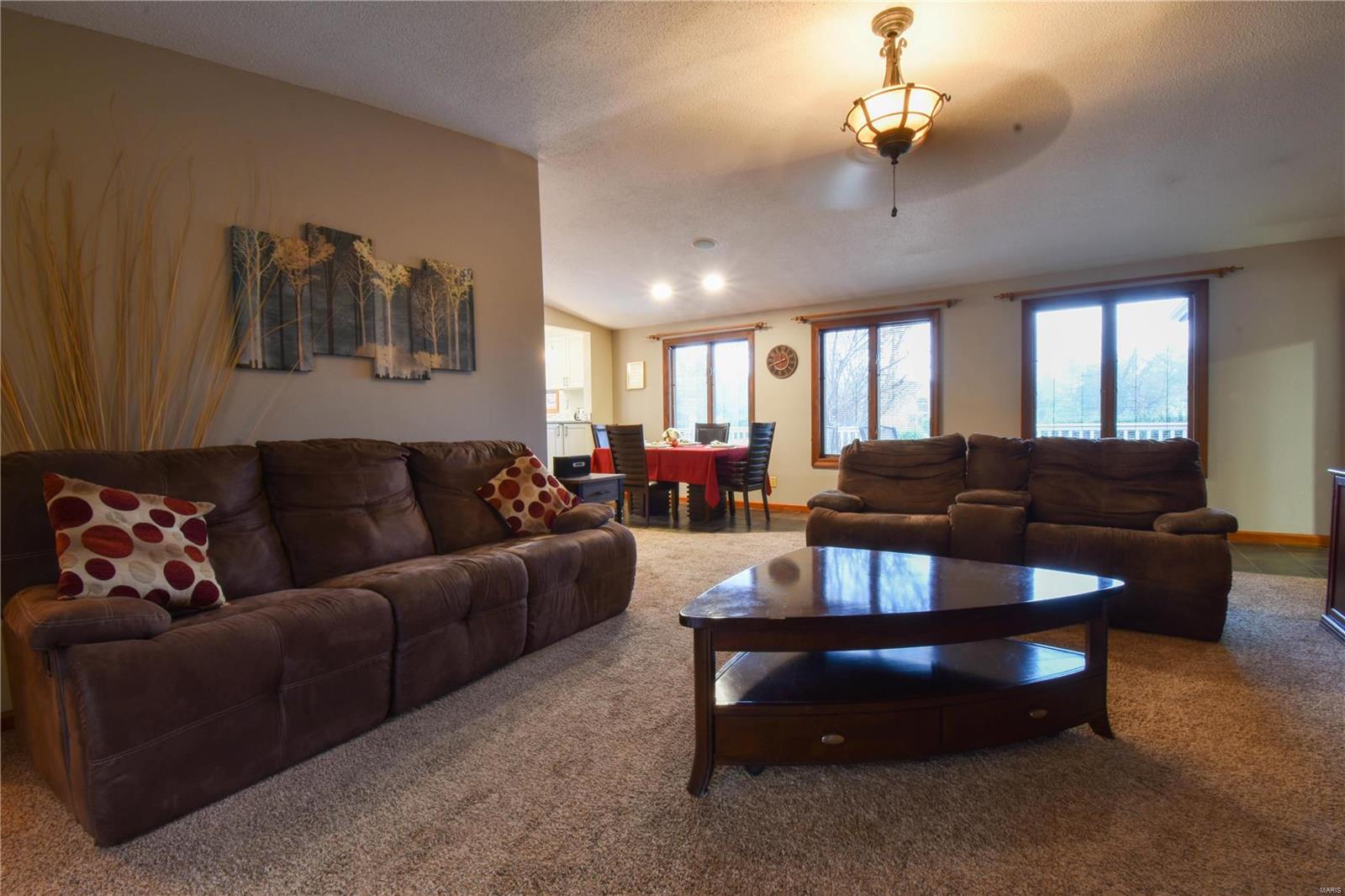 9355 Schaefer Road Staunton, IL 62088 - Photo 10 of 61