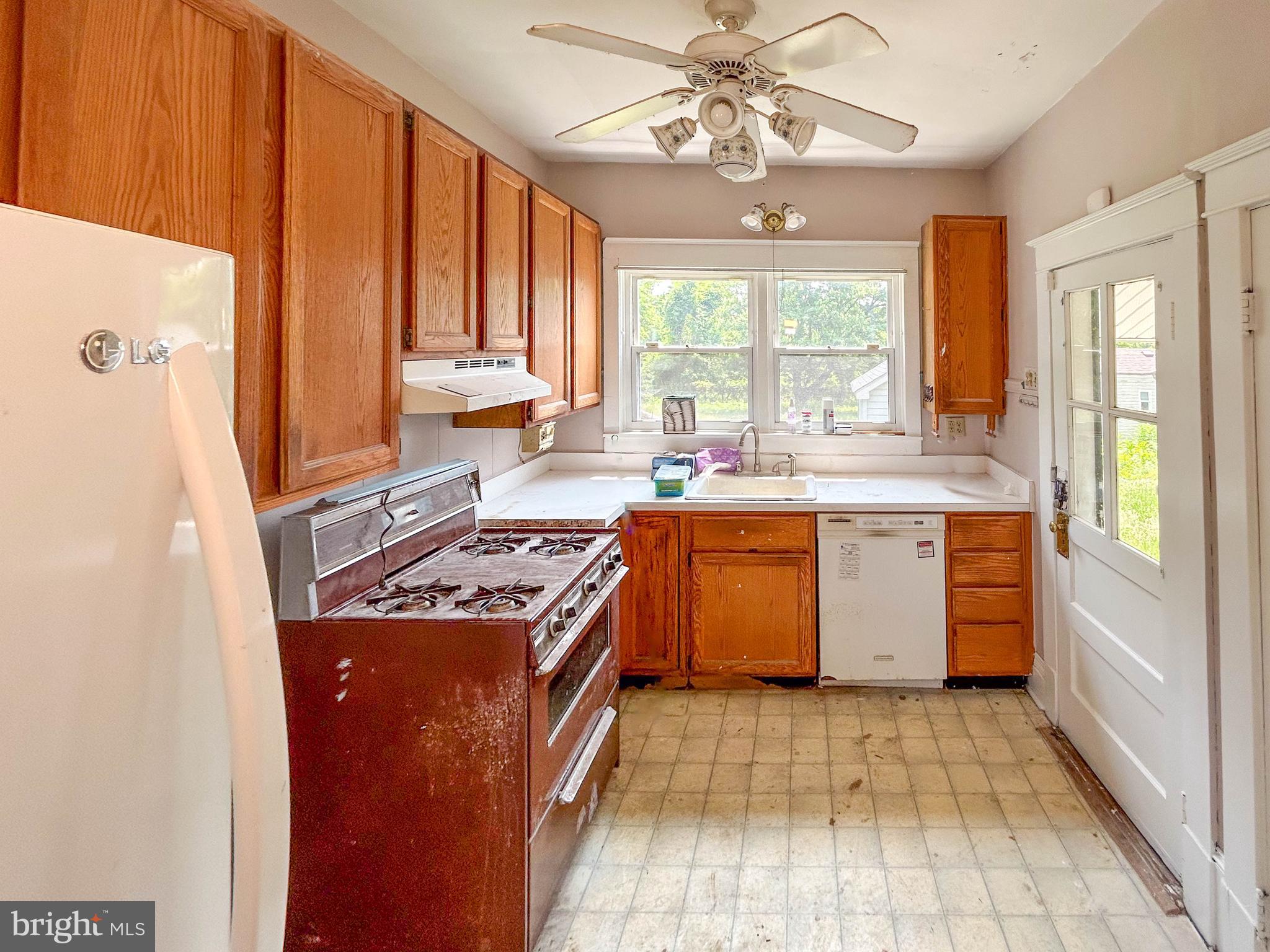 9745 Old Frederick Road Ellicott City, MD 21042 - Photo 9 of 43 Gallery Image 9