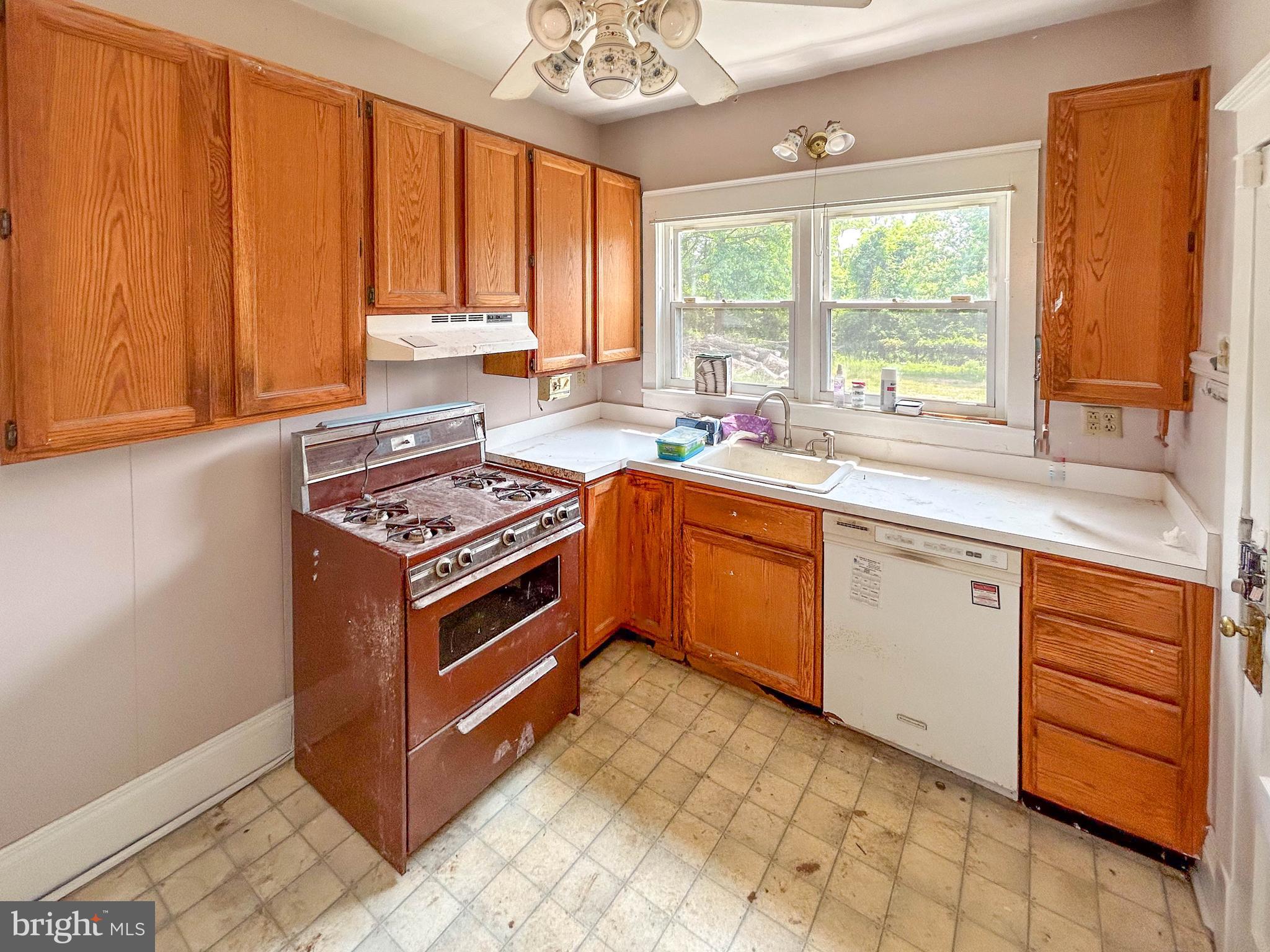 9745 Old Frederick Road Ellicott City, MD 21042 - Photo 10 of 43 Gallery Image 10
