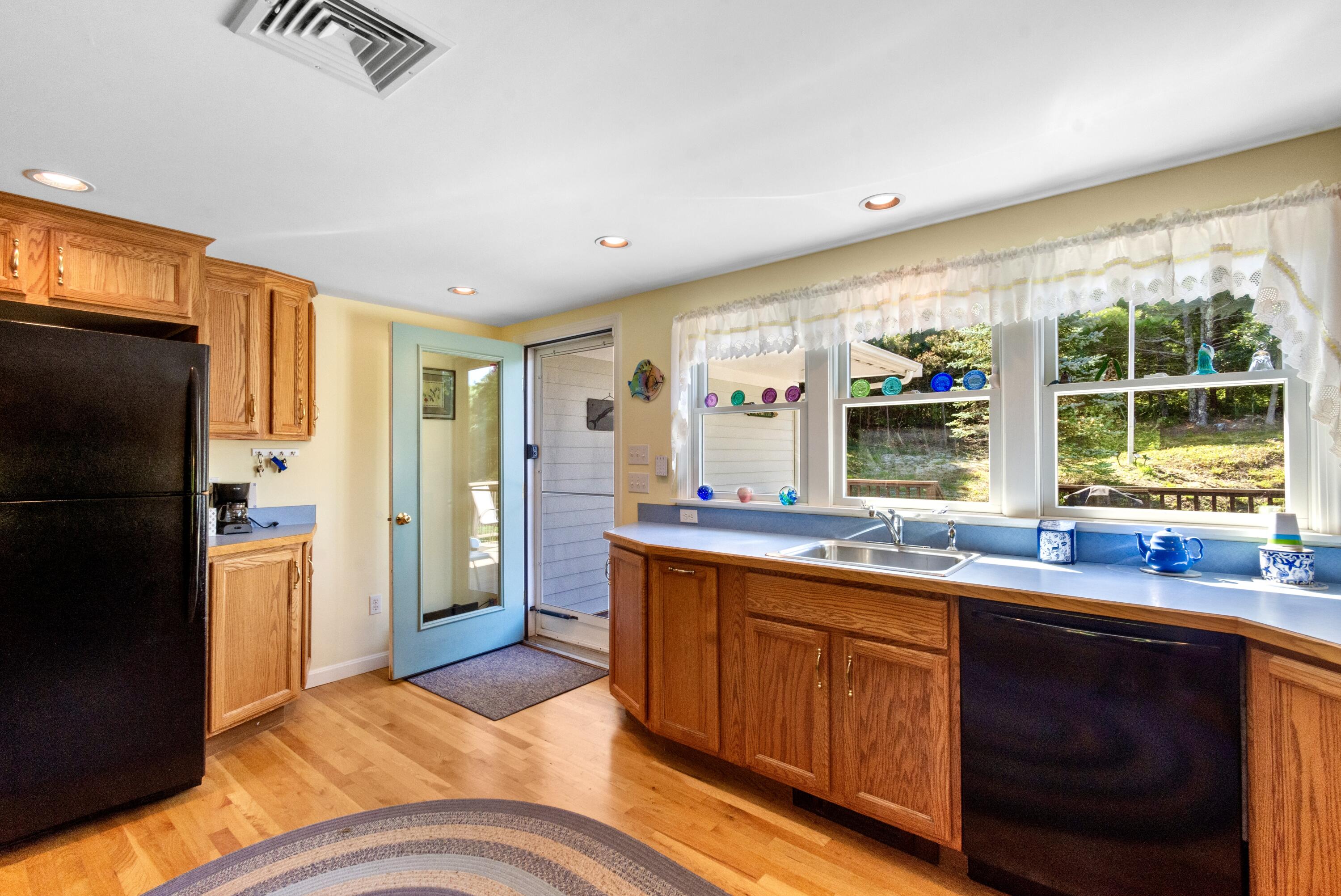 29 Truro Center Road Truro, MA 02666 - Photo 14 of 53 12b