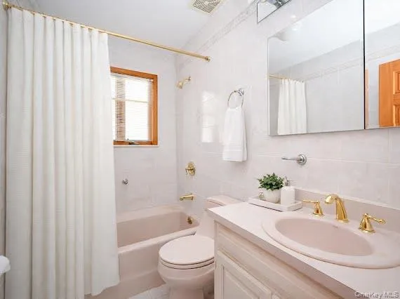 $1,888,000 | 151-52 21st Avenue | Whitestone