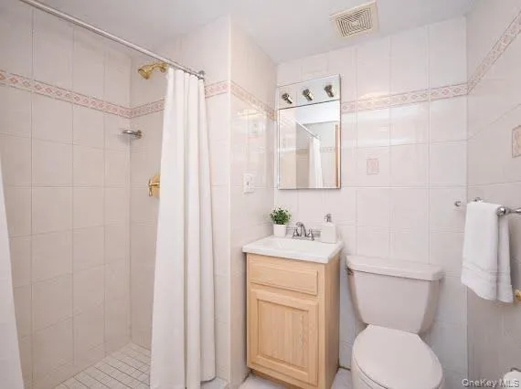 $1,888,000 | 151-52 21st Avenue | Whitestone