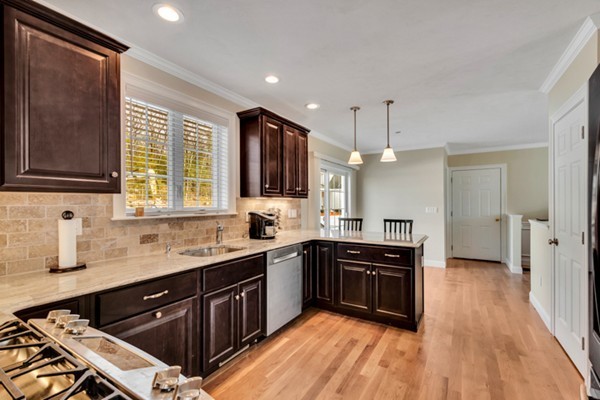 9 Parker Road Berlin, MA 01503 - Photo 5 of 9
