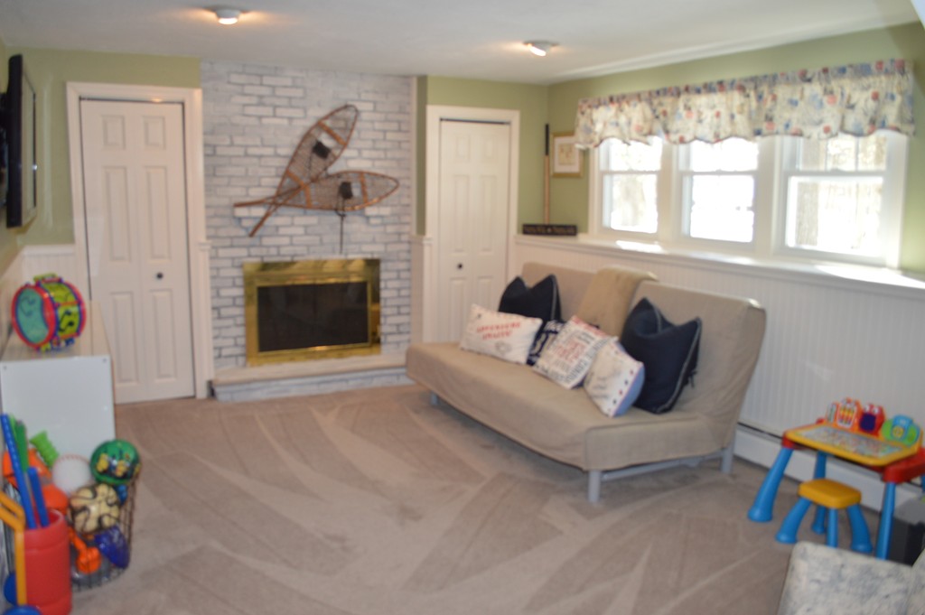 44 Carl Road Walpole, MA 02081 - Photo 10 of 11 Gallery Image 10