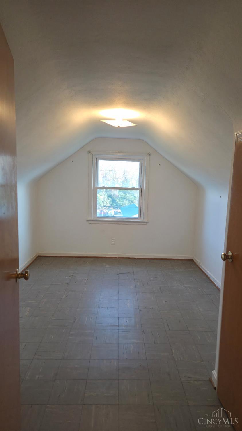 8240 Camargo Road Madeira, OH 45243 - Photo 24 of 32