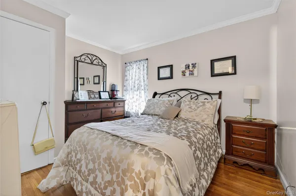 $5,200 | 112 Wentworth Avenue, Albertson, NY 11507