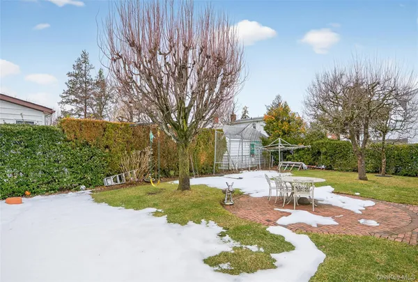 $5,200 | 112 Wentworth Avenue, Albertson, NY 11507