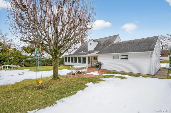 $5,200 | 112 Wentworth Avenue, Albertson, NY 11507