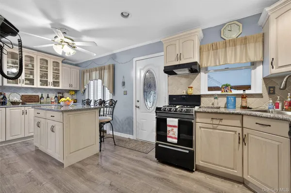 $5,200 | 112 Wentworth Avenue, Albertson, NY 11507