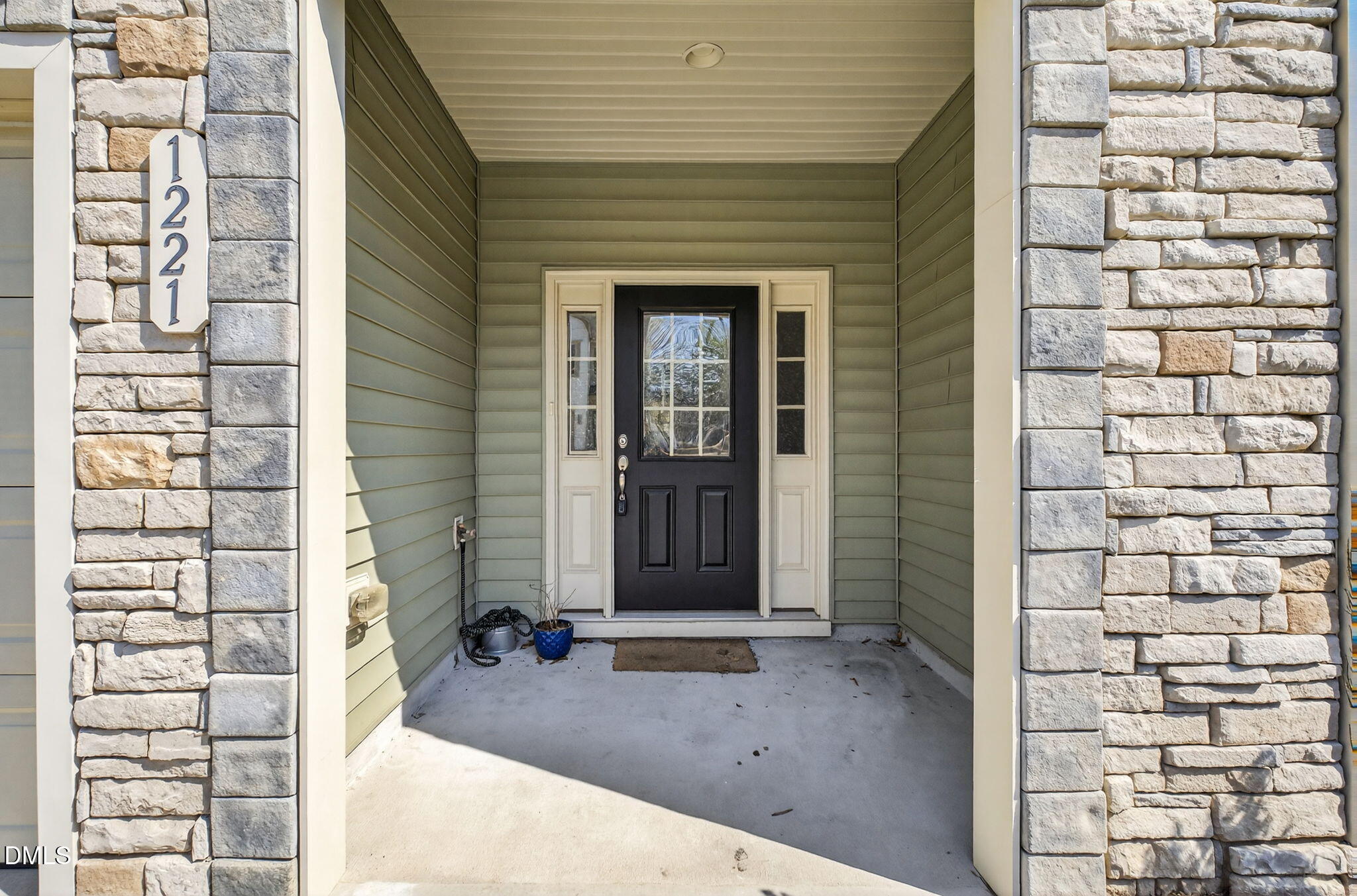 1221 Garden Stone Drive Raleigh, NC 27610 - Photo 5 of 30 5-web-or-mls-1221 Garden Stone-22