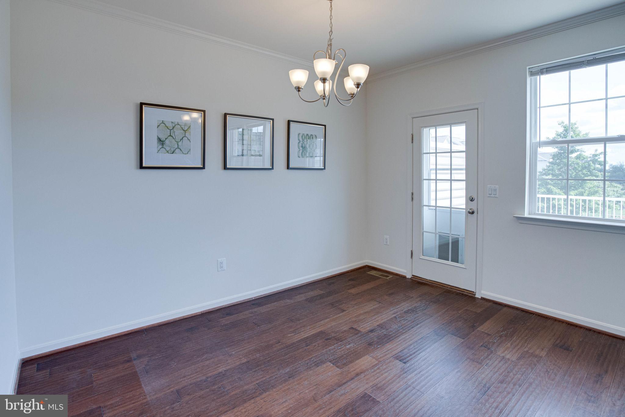 25636 Pleasant Valley Road Chantilly, VA 20152 - Photo 11 of 45 Delightful Dining Room