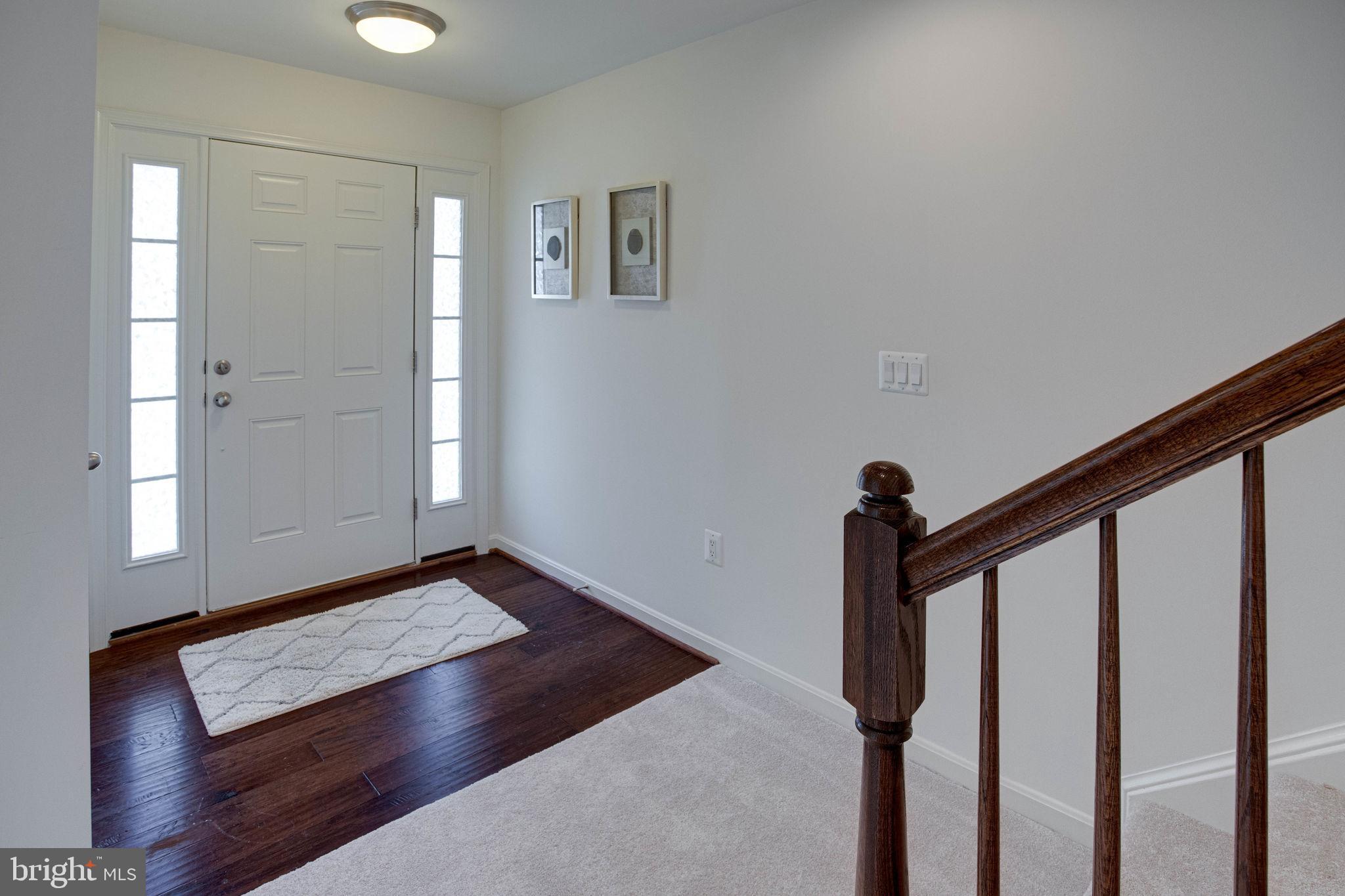 25636 Pleasant Valley Road Chantilly, VA 20152 - Photo 3 of 45 Inviting Foyer