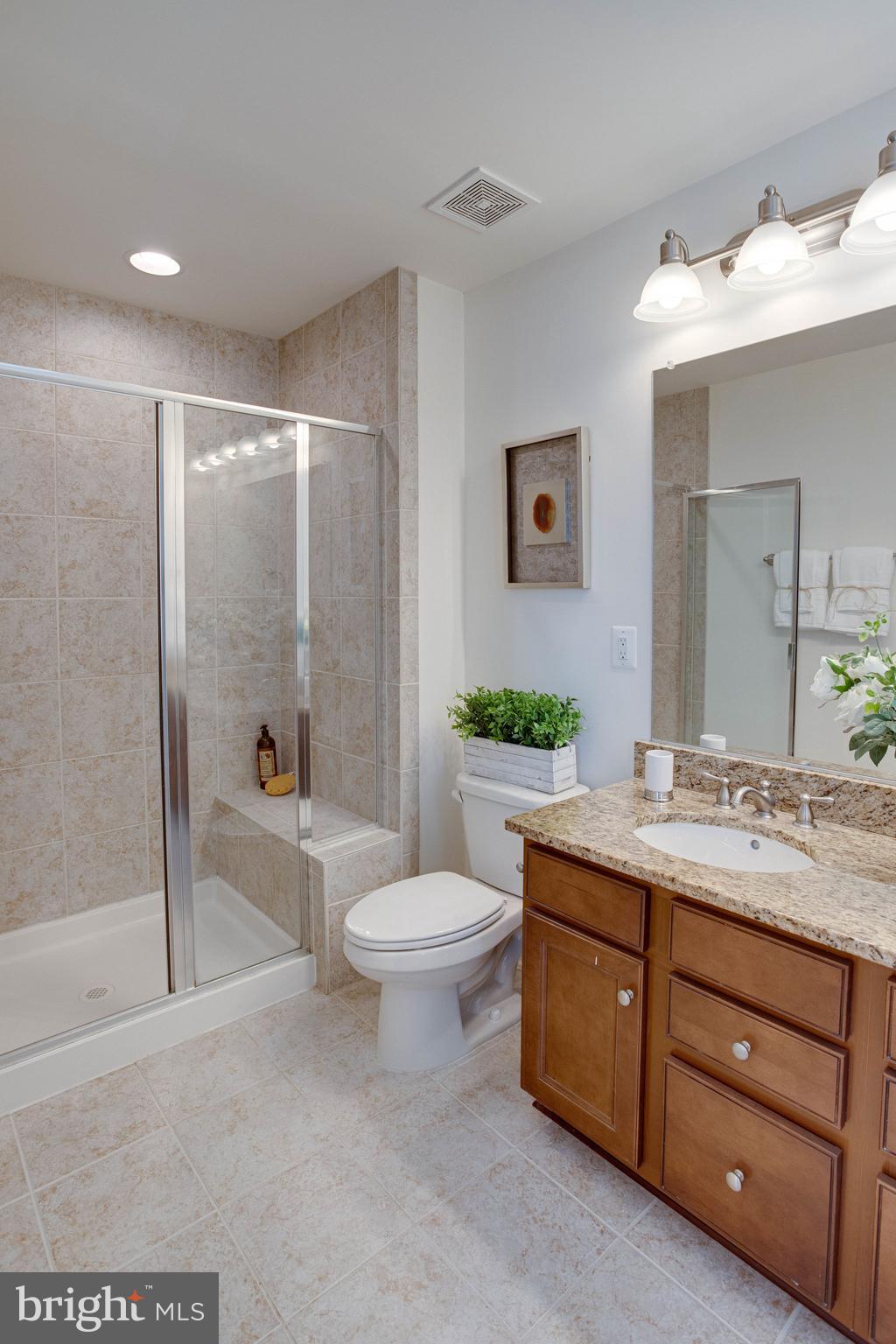 25636 Pleasant Valley Road Chantilly, VA 20152 - Photo 22 of 45 Master Bathroom