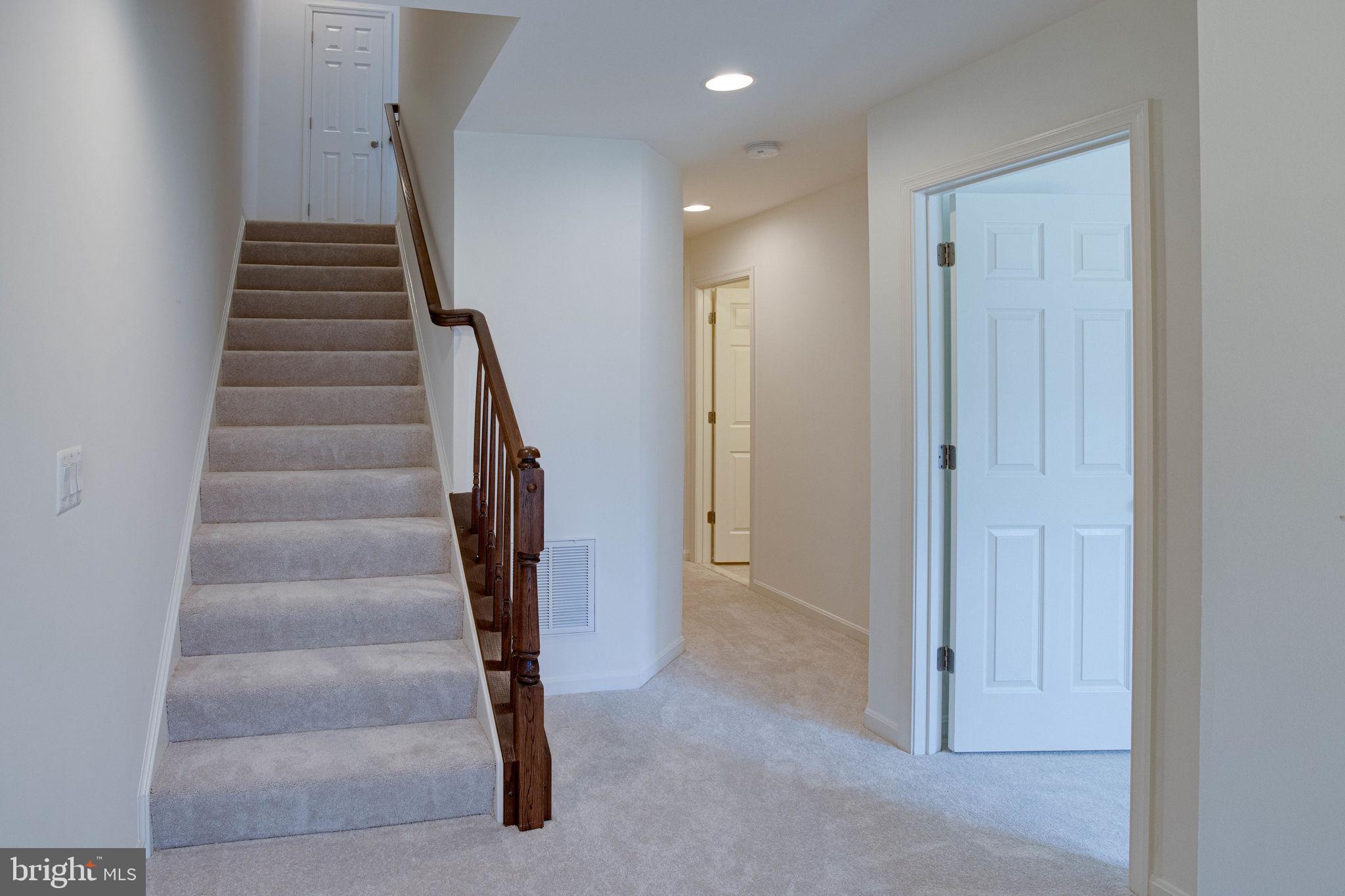 25636 Pleasant Valley Road Chantilly, VA 20152 - Photo 4 of 45 Interior View