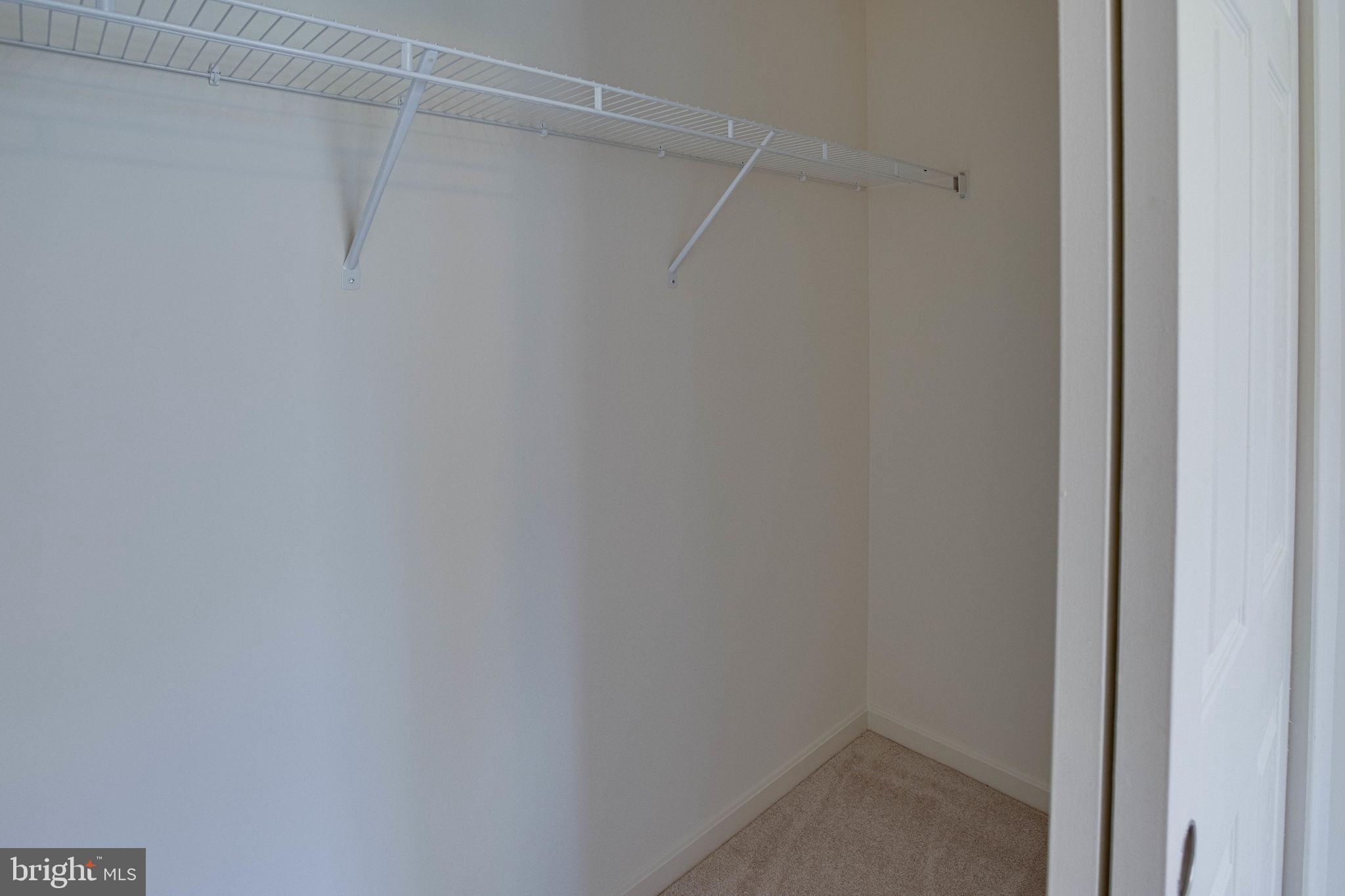 25636 Pleasant Valley Road Chantilly, VA 20152 - Photo 34 of 45 4th/ Guest Bedroom Closet