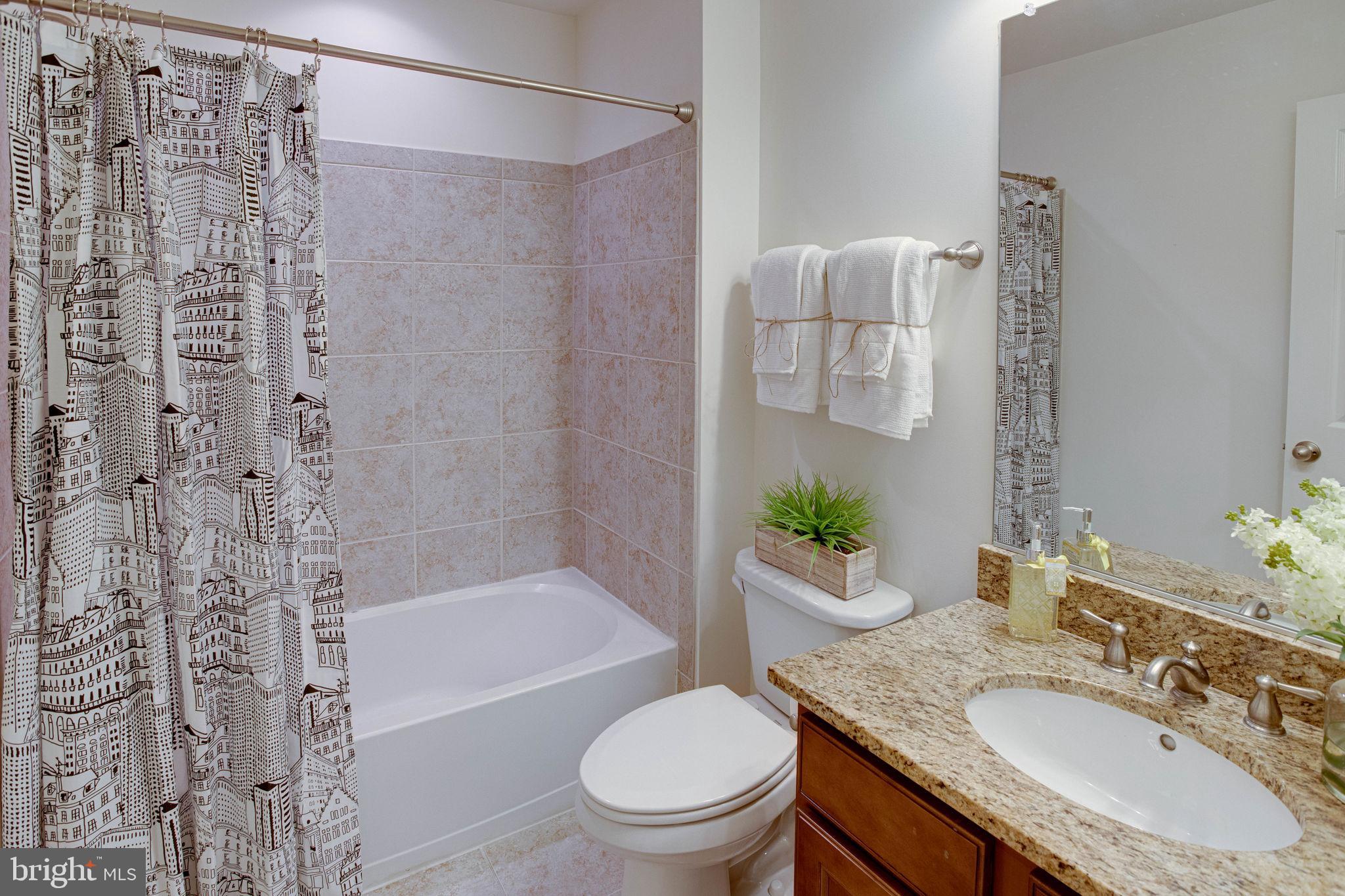 25636 Pleasant Valley Road Chantilly, VA 20152 - Photo 35 of 45 Full Bathroom on the Ground Level