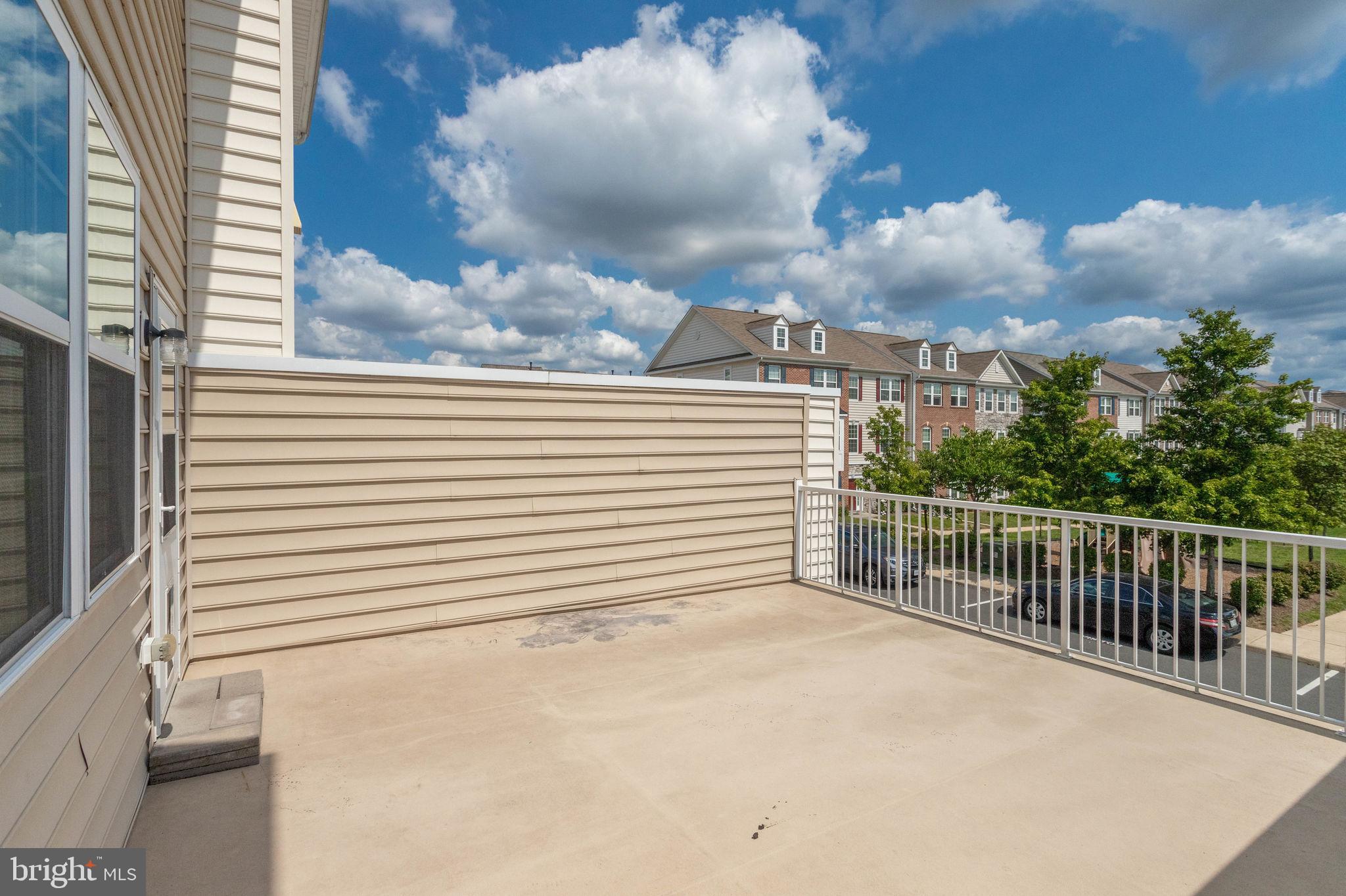 25636 Pleasant Valley Road Chantilly, VA 20152 - Photo 38 of 45 Large Rooftop Patio for Outdoor Entertaining