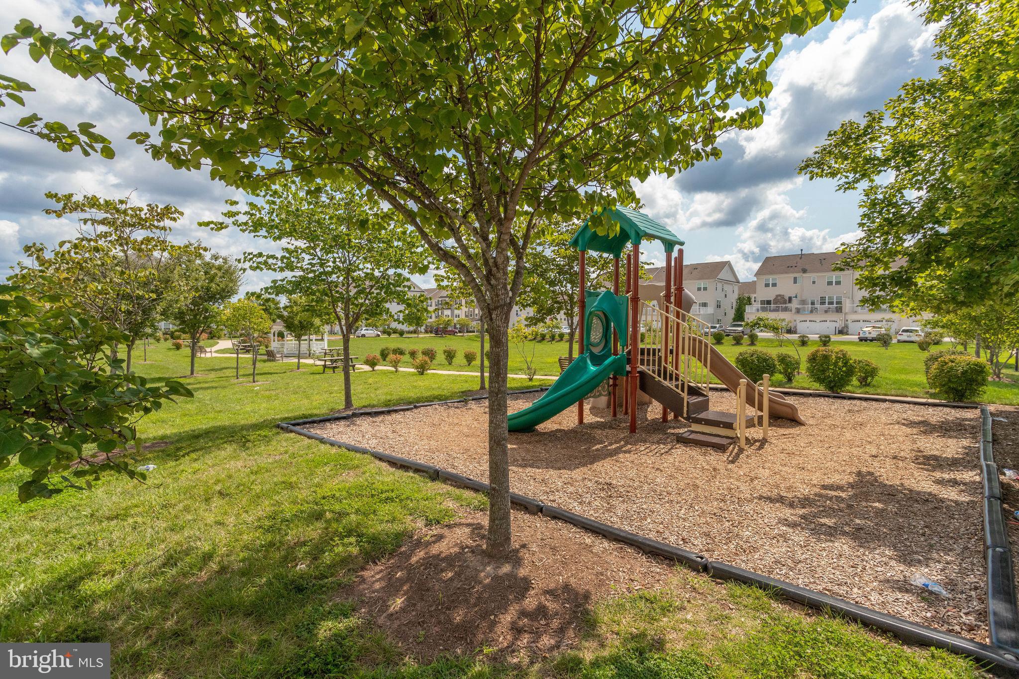 25636 Pleasant Valley Road Chantilly, VA 20152 - Photo 42 of 45 Community Playground