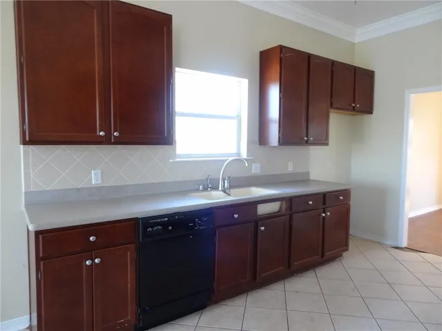 $349,900 | 1005 Townshend North, Gretna, LA 70056