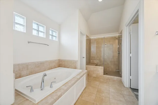 $2,195 | 701 East 40th Street, Houston, TX 77022