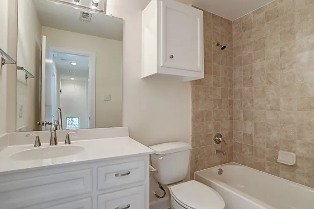 $2,295 | 701 East 40th Street, Houston, TX 77022