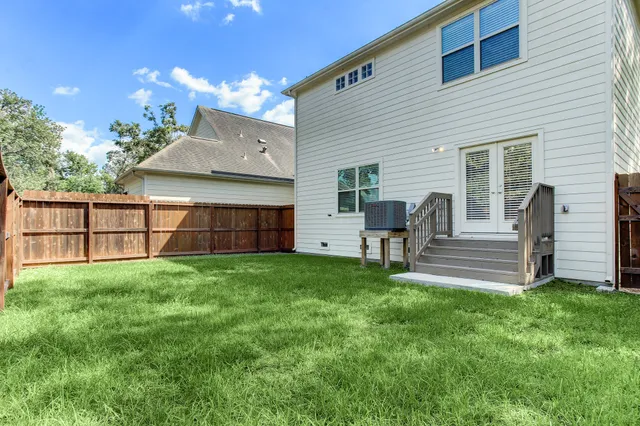 $2,295 | 701 East 40th Street, Houston, TX 77022