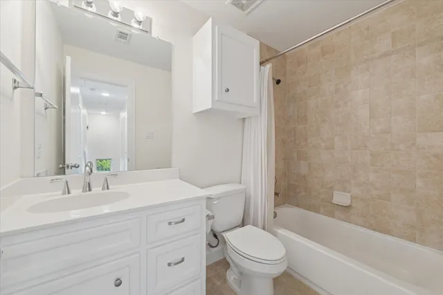 $2,195 | 701 East 40th Street, Houston, TX 77022