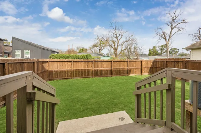 $2,195 | 701 East 40th Street, Houston, TX 77022