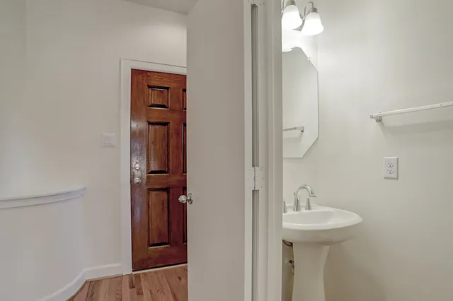 $2,295 | 701 East 40th Street, Houston, TX 77022