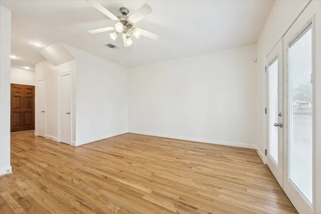 $2,195 | 701 East 40th Street, Houston, TX 77022