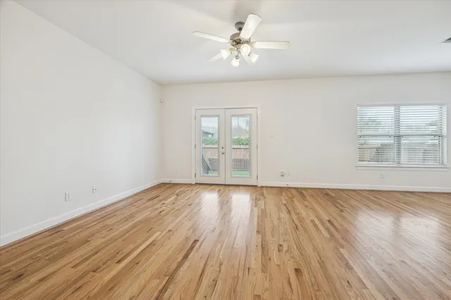 $2,195 | 701 East 40th Street, Houston, TX 77022