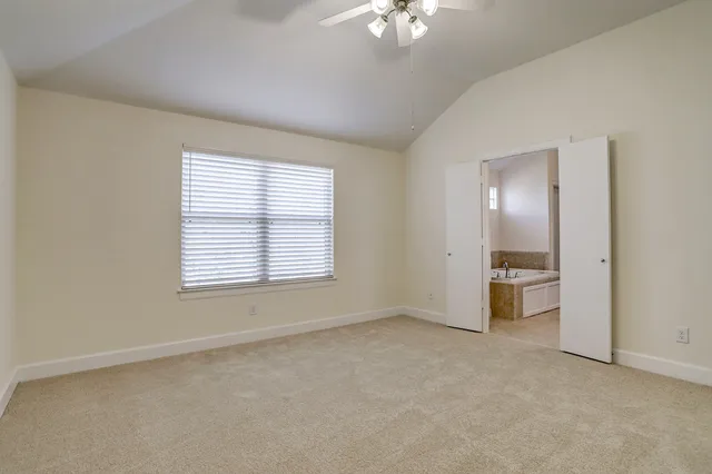 $2,295 | 701 East 40th Street, Houston, TX 77022