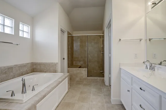 $2,295 | 701 East 40th Street, Houston, TX 77022