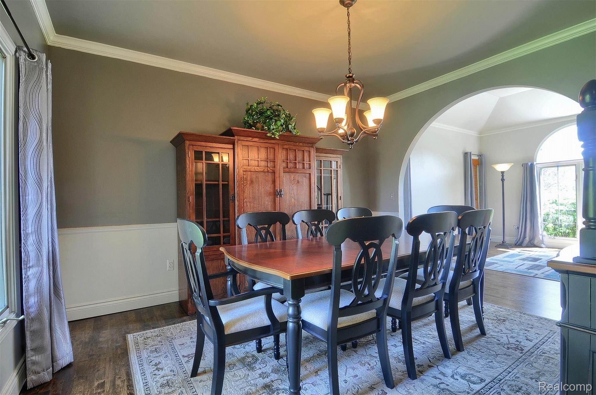 4049 Oak Tree Circle Rochester, MI 48306 - Photo 8 of 38 8-Dining Room.jpg
