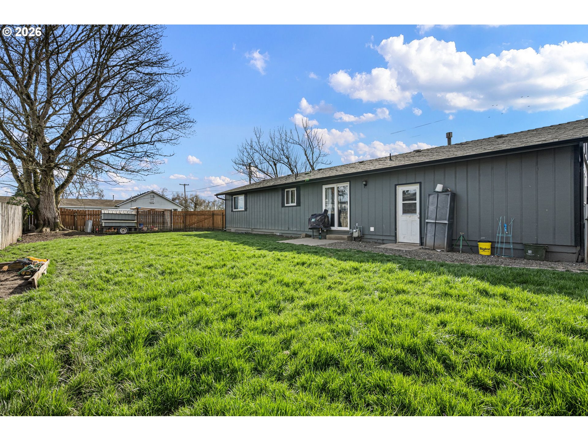 86 East 2nd Street Halsey, OR 97348 - Photo 28 of 36 a front view of house with yard and green space