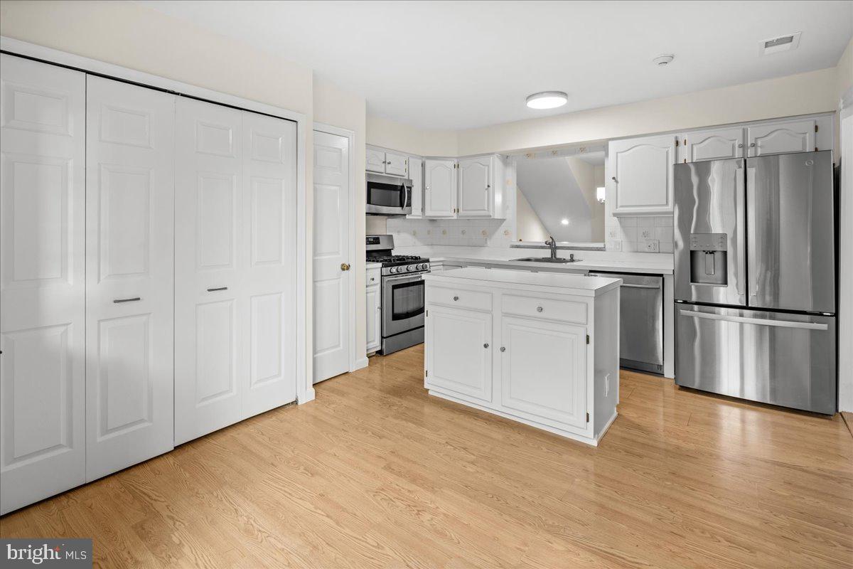 90 Winthrop Road Monroe Township, NJ 08831 - Photo 13 of 56 Kitchen