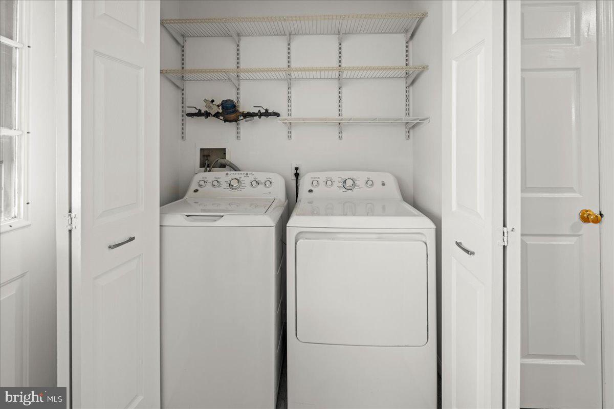 90 Winthrop Road Monroe Township, NJ 08831 - Photo 16 of 56 Washer & Dryer